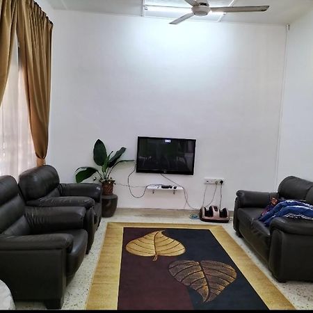 Che Na Homestay Pontian بونتييان كيتْشيل المظهر الخارجي الصورة