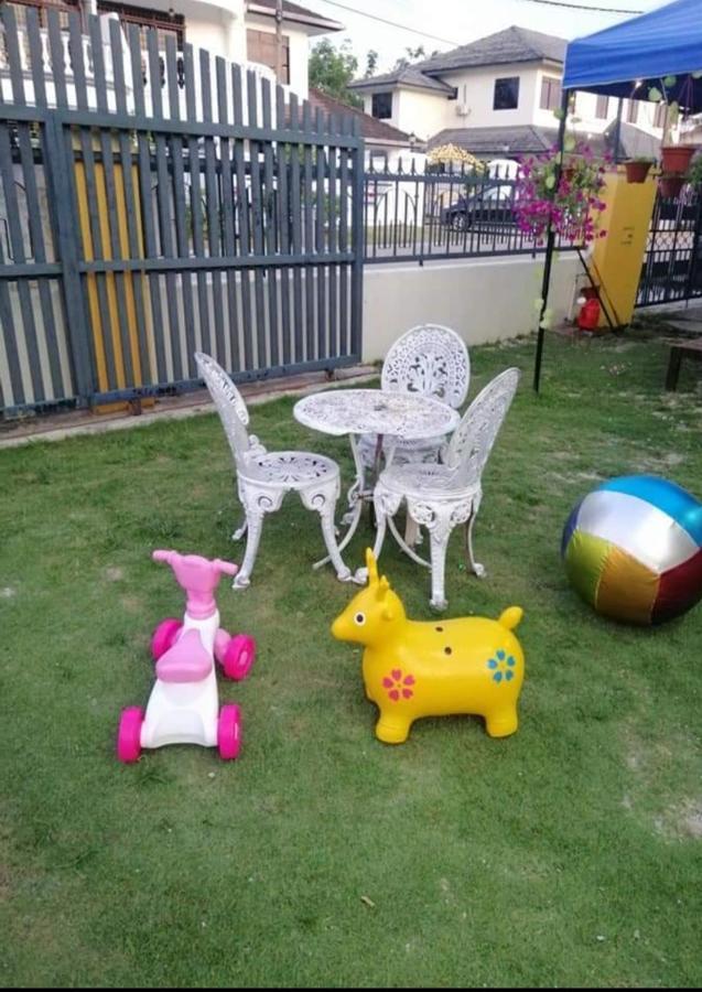 Che Na Homestay Pontian بونتييان كيتْشيل المظهر الخارجي الصورة
