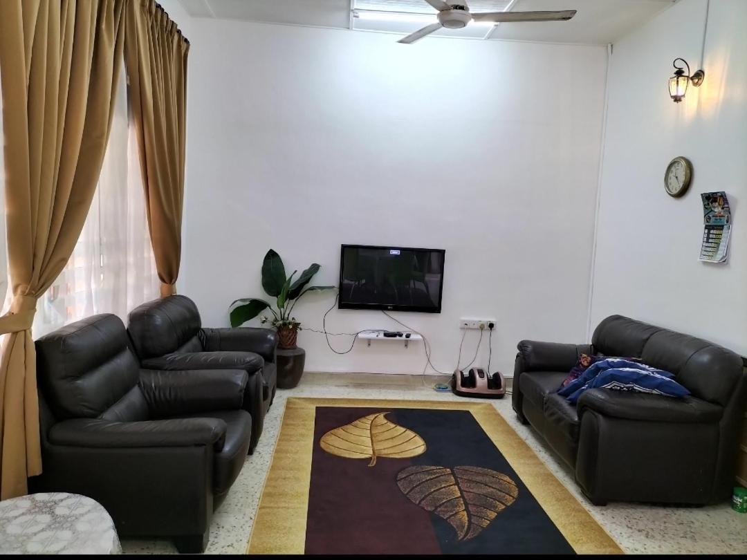 Che Na Homestay Pontian بونتييان كيتْشيل المظهر الخارجي الصورة